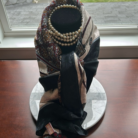 Worthington polyester scarf euc headwear wrap shoulder shawl with style & class - Picture 5 of 17